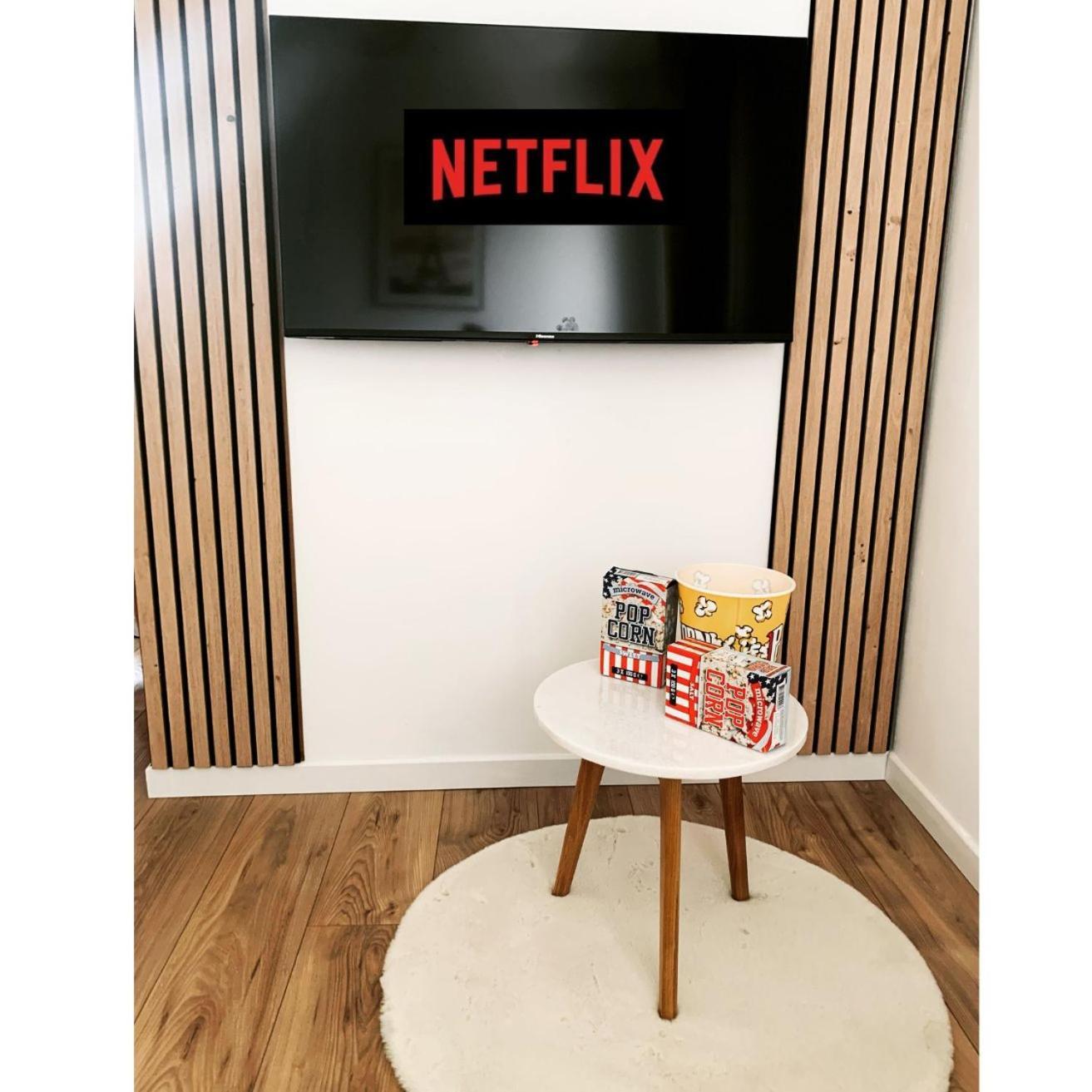 ביוסי-סיינט-ג'ורג' Studio Easy Check-In 8 Mins Disneyland 35 Mins Paris Free Starbucks Coffee Parking Wifi מראה חיצוני תמונה