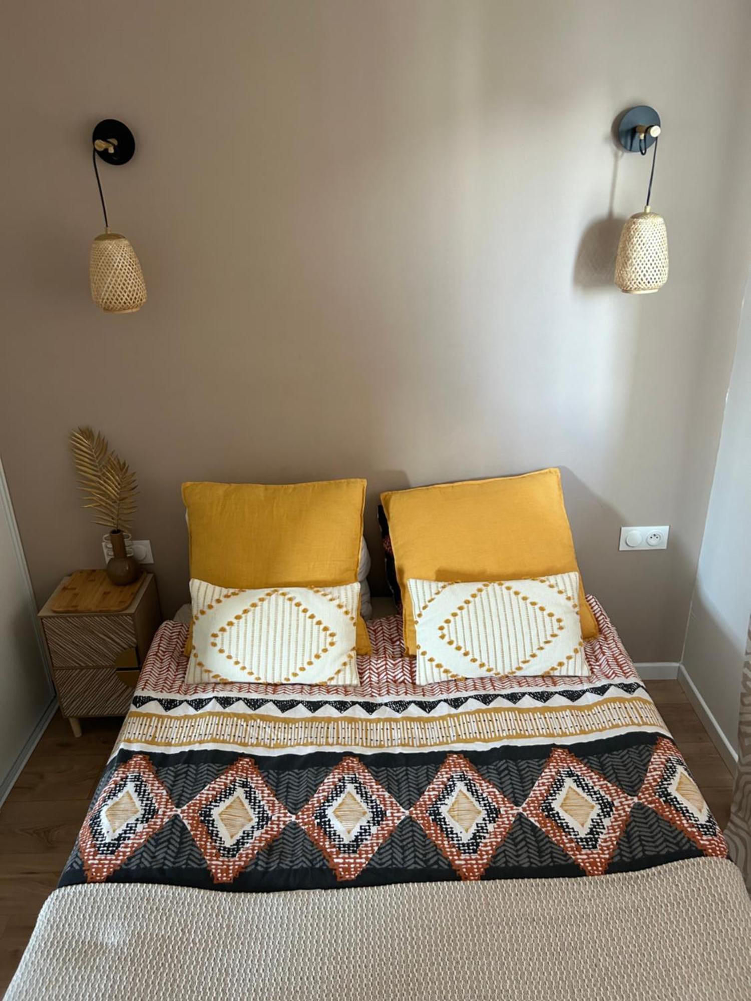 ביוסי-סיינט-ג'ורג' Studio Easy Check-In 8 Mins Disneyland 35 Mins Paris Free Starbucks Coffee Parking Wifi מראה חיצוני תמונה